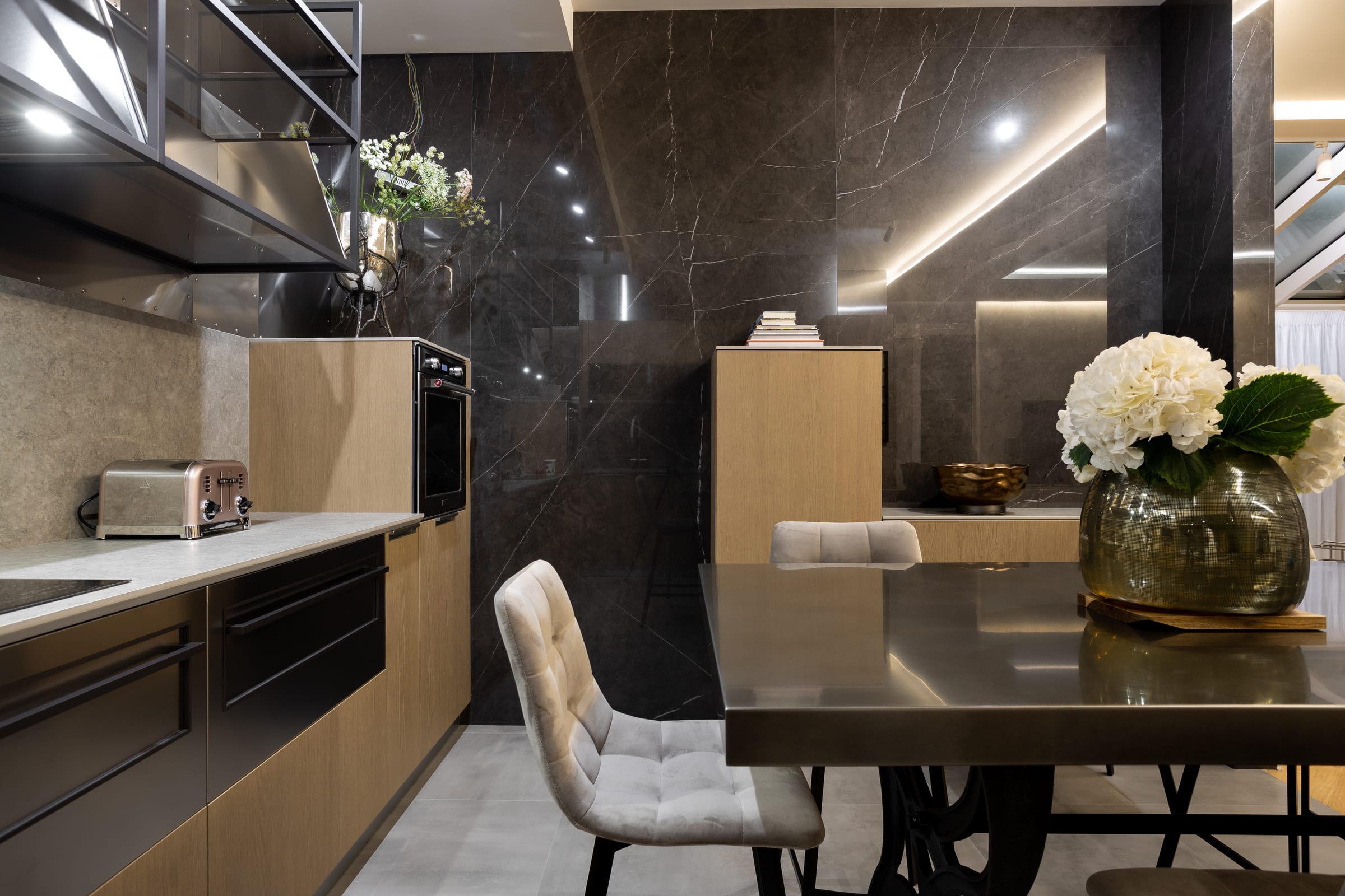 Премиальный интерьер кухни ЖК Барин Хаус